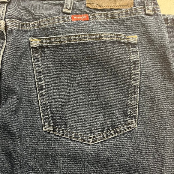 Wrangler Jeans Men 38x30 Relaxed Fit Straight Leg Med Wash Denim Pants Adult - Picture 8 of 9
